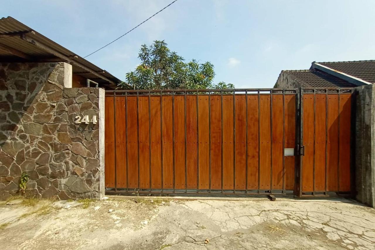 Express O 91578 Villali Jogja Jogjacarta Exterior foto
